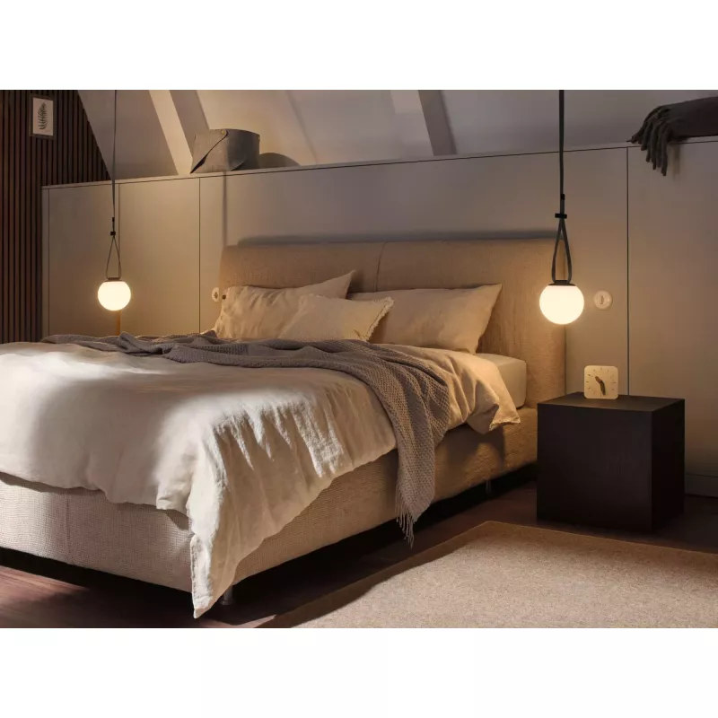 Lámpara colgante LED ULine tipo bola, 795 lm, 8 W, 150 mm, 3000 K, color negro.