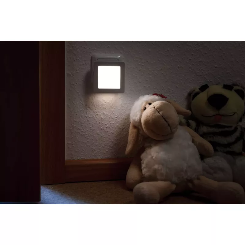 Esby Night Light with Square Dusk-to-Dawn Sensor, 3000K, 0.7lm